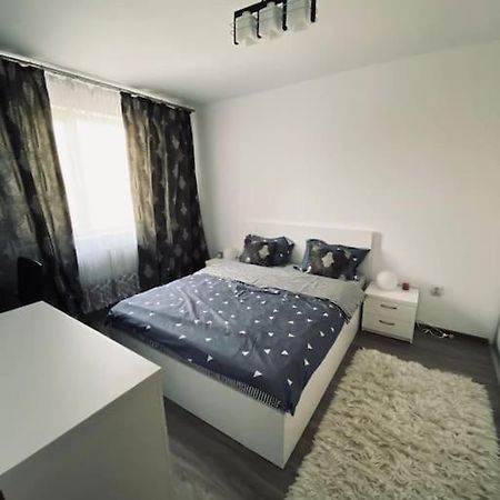 Apartament 2 Camere Modern Si Confortabil Giroc ภายนอก รูปภาพ