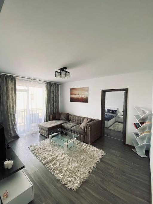 Apartament 2 Camere Modern Si Confortabil Giroc ภายนอก รูปภาพ
