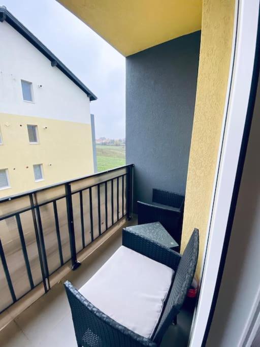 Apartament 2 Camere Modern Si Confortabil Giroc ภายนอก รูปภาพ